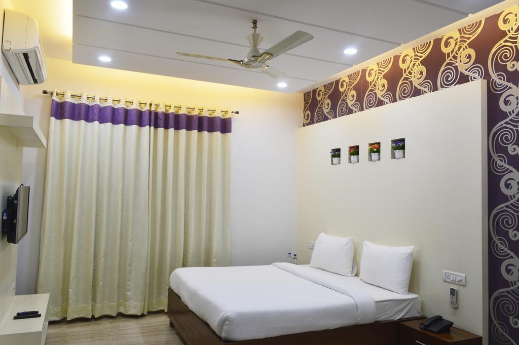 When In Gurgaon - Service Apartments, Near Medanta Medicity Delhi Kültér fotó